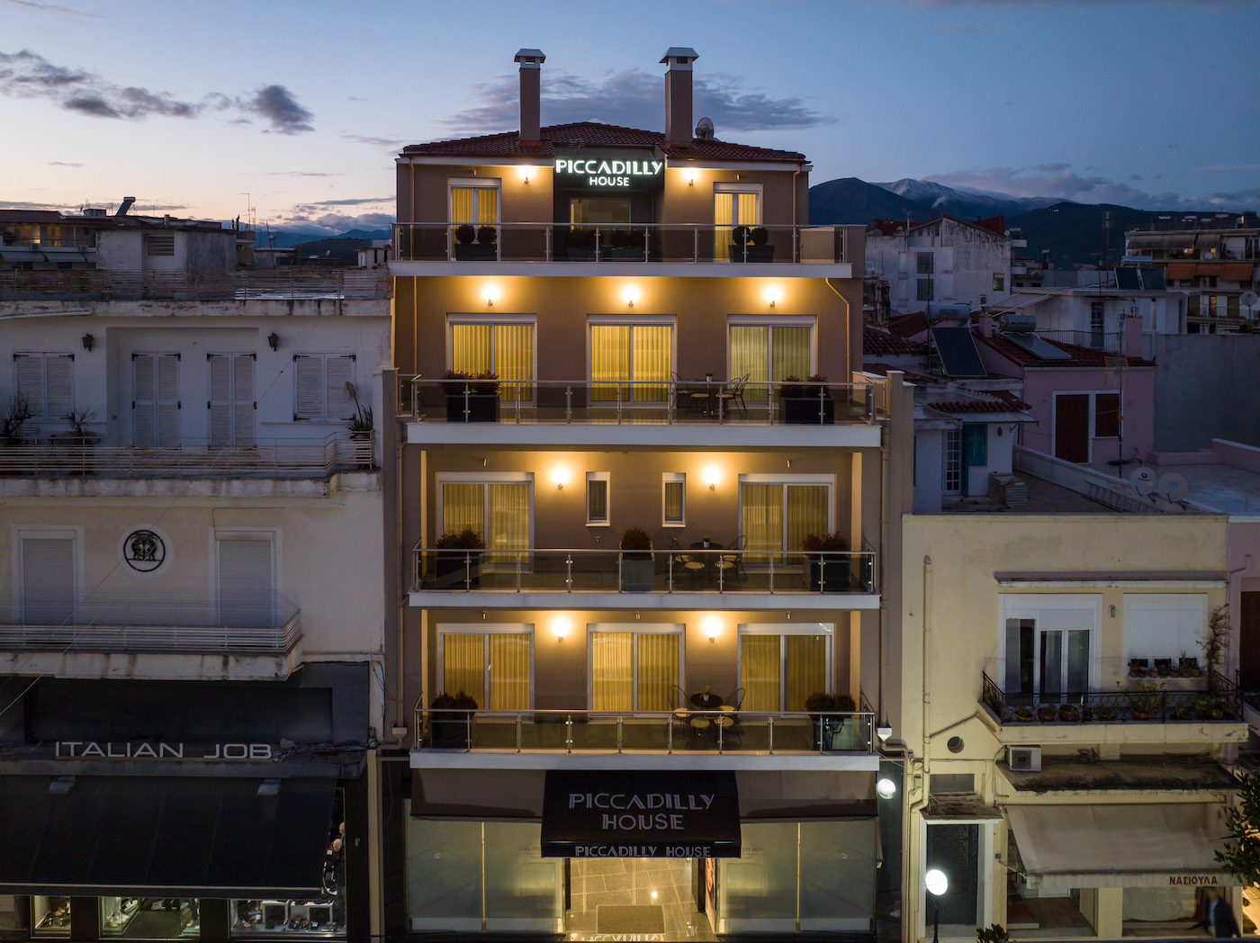 ΕΠΙΚΟΙΝΩΝΙΑ Piccadilly House